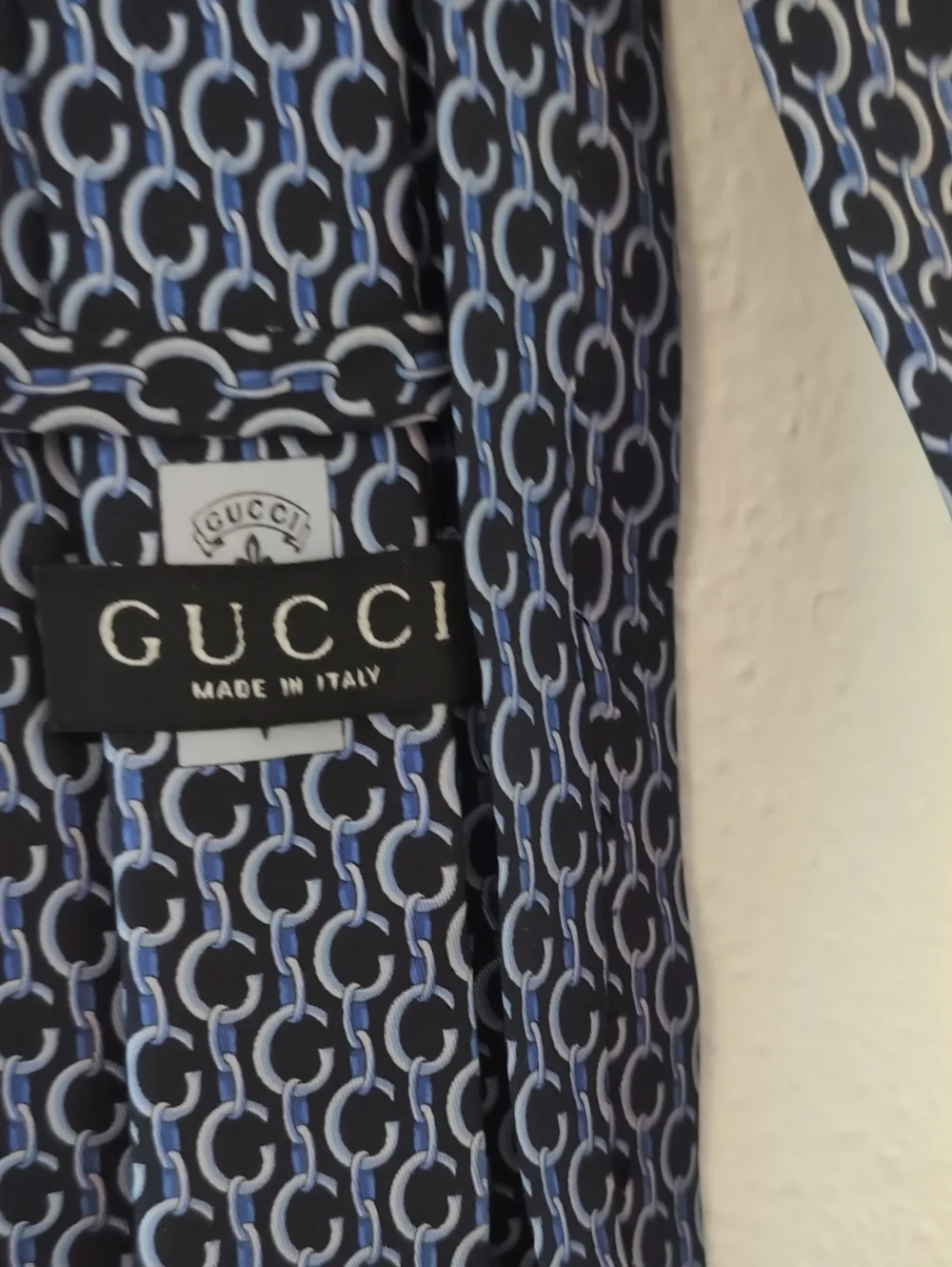 Gucci Patterned SILK Tie with Blue Chain Motif
